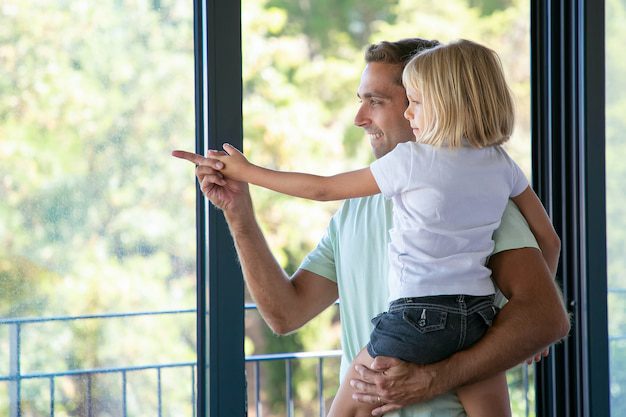 Aluminiu vs. PVC: Ce este mai bine pentru casa ta nouă?